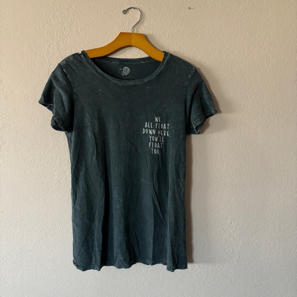 IT Pennywise gray t shirt size XS